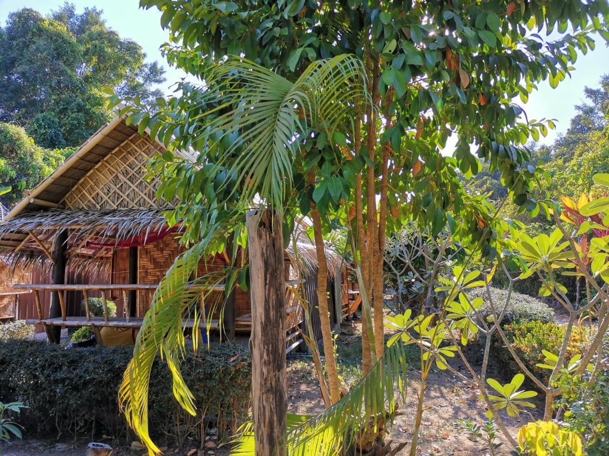 Phuhaya Bamboo Bungalows Ko Lanta Exterior foto